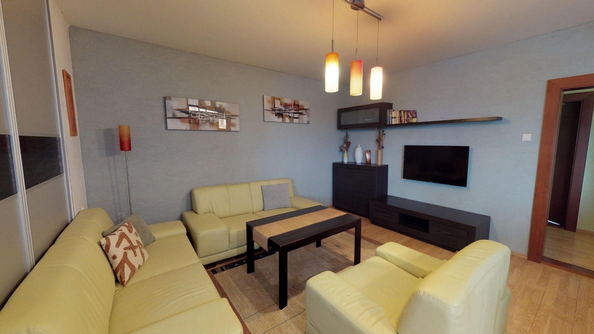 Na predaj útulný pekný RD na bývanie aj podnikanie, Podhájska