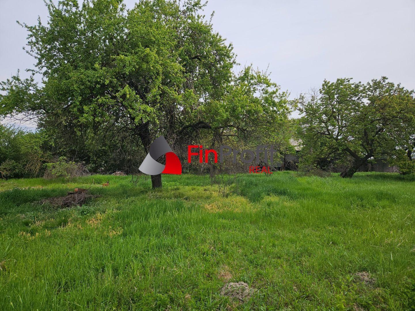 Pozemok v tichej lokalite Kvetoslavov ZĽAVA!