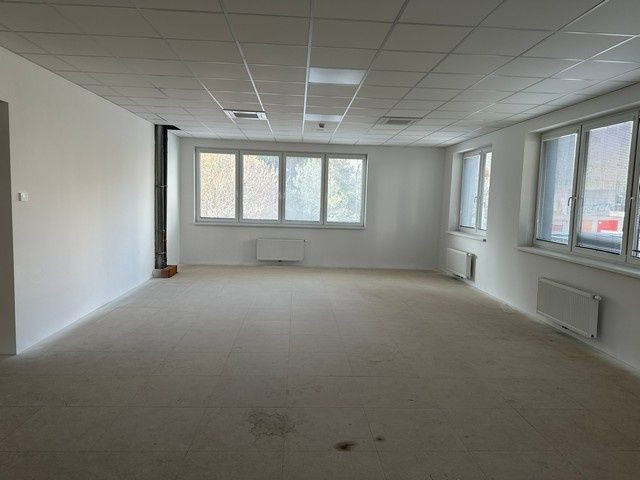 Na prenájom nebytový priestor v projekte Rínok Rača – 72 m²