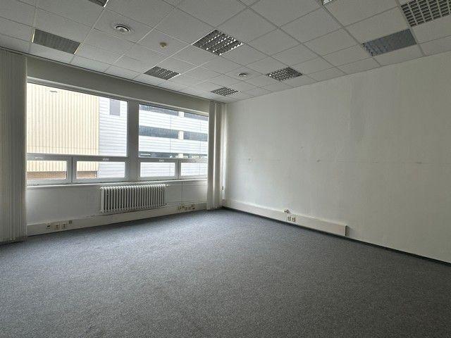 Administratívny priestor s príručným skladom na prenájom - 46 m2, Tomášikova ul.