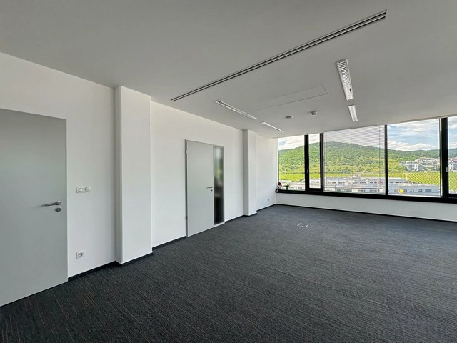 Reprezentatívny kancelársky priestor na prenájom - 24 m2, Račianska ul.