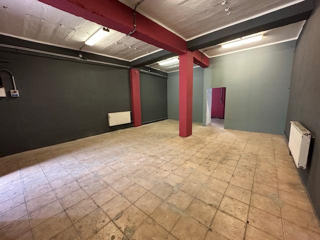 Vykurovaný skladový priestor s prívodom vody - 62 m2, Kopčianska ul.