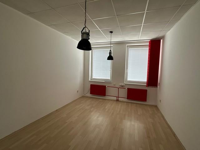 Kancelárske priestory na prenájom - od 15 m2, Bajkalská ul.