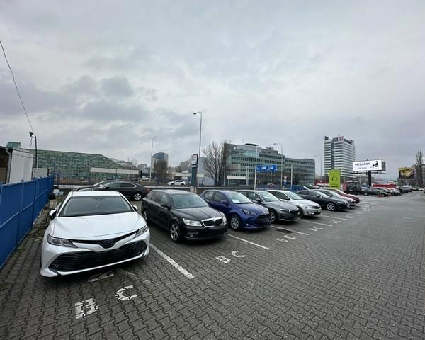 Parkovacie miesta na prenájom - Bajkalská ul.