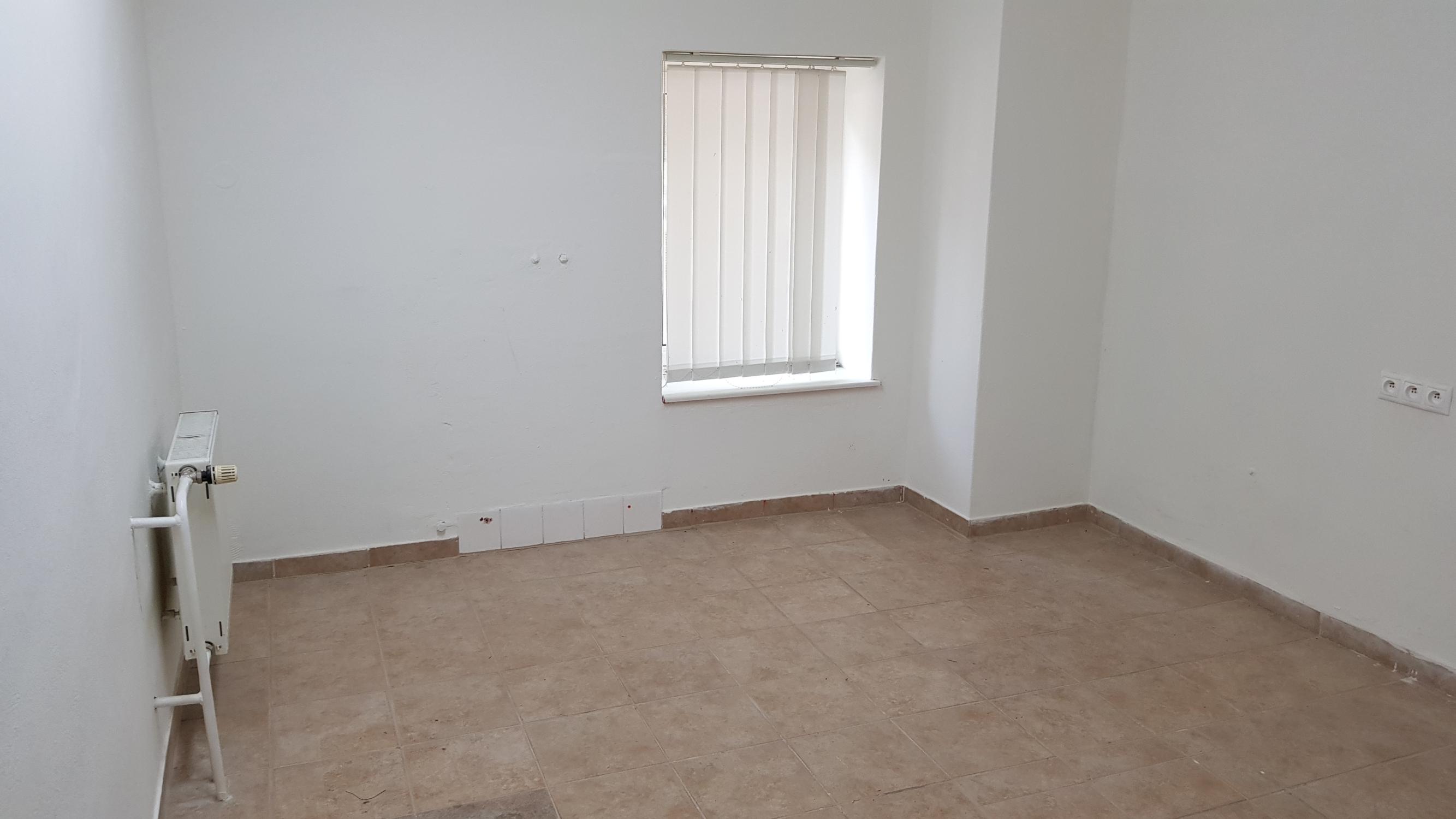 Prenajmem 15m2 kancelária v centre - Nitra, Podzámska ulica.