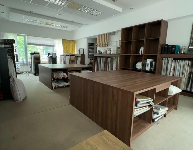 Obchodný priestor s parkovaním na prenájom - 210 m2, ul. Kozia