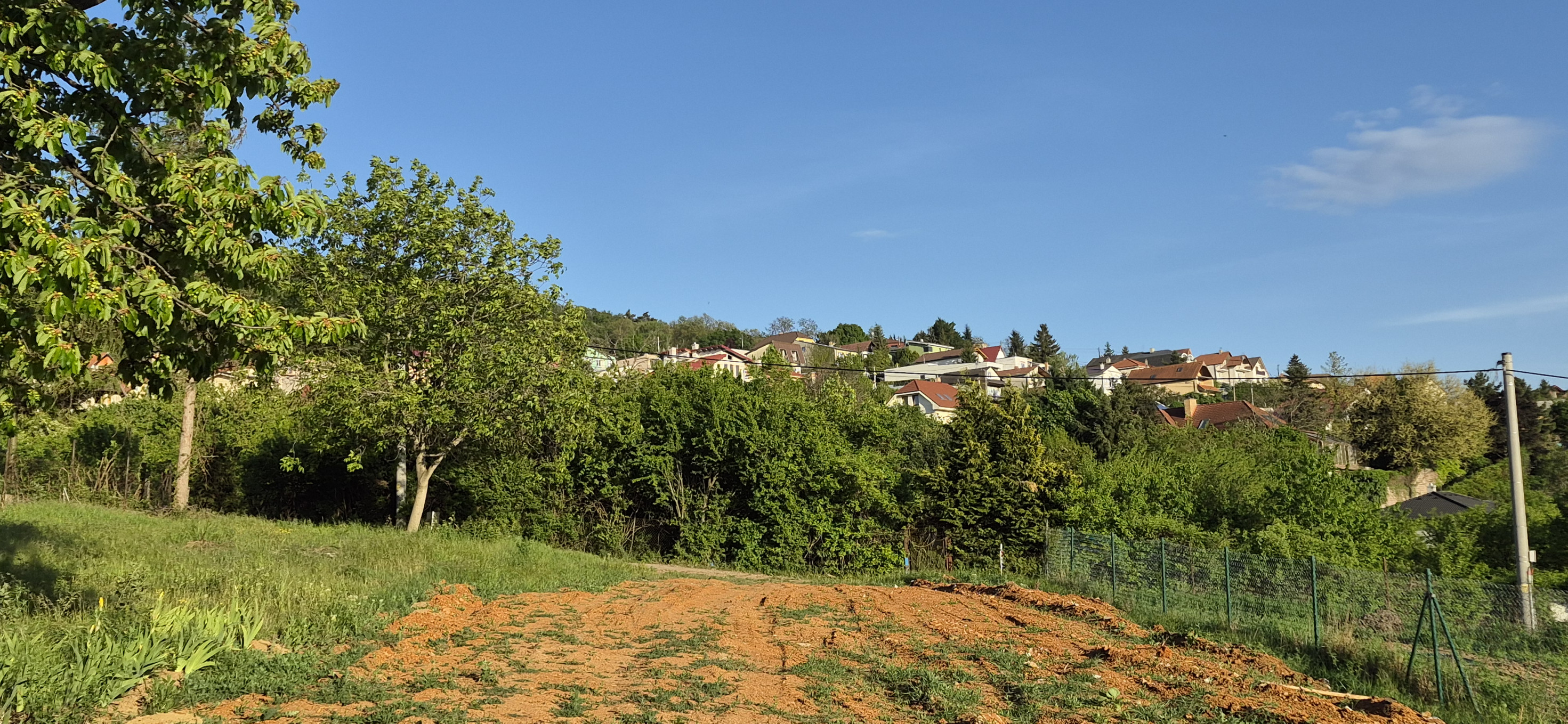 Predám 3 pozemky Nitra - Zobor -Šindolka. 600, 650, 650.