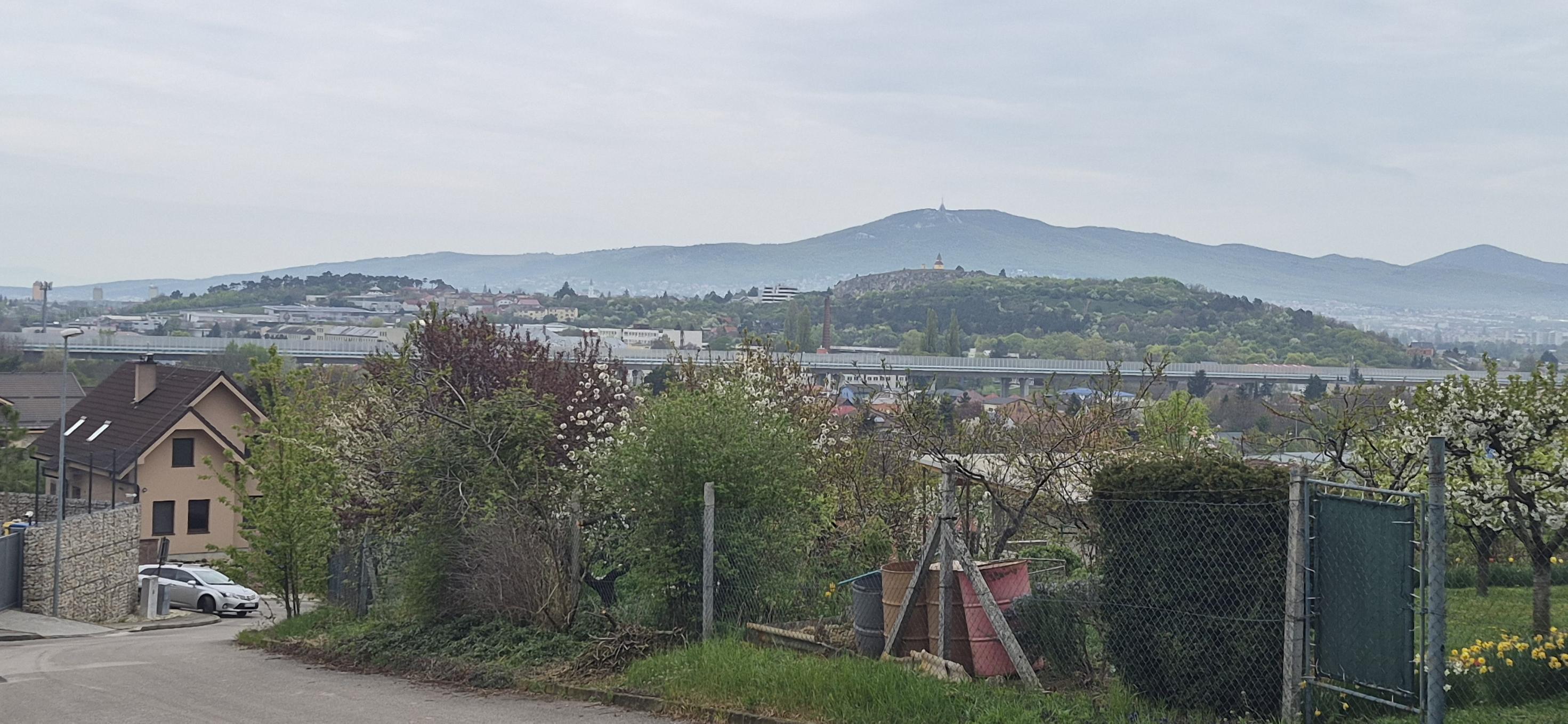Predám pozemok - Horné Krškany, Nitra 11583m2.