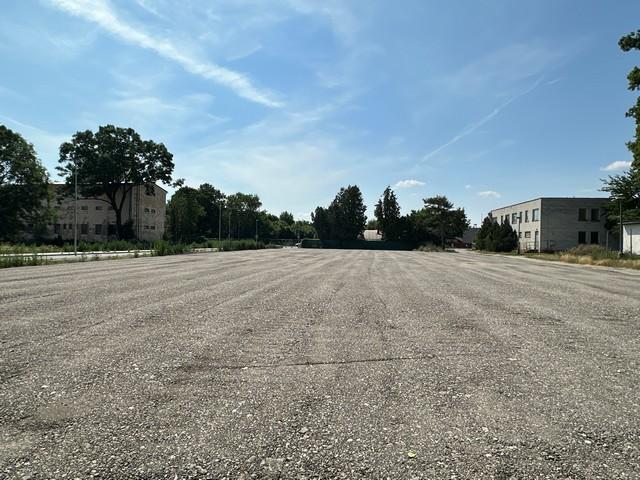 Spevnené komerčné plochy na prenájom - 4.724 m2, Poľovnícka ul.