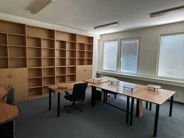 Kancelária s bezplatným parkovaním na prenájom - 54 m2, Rybničná ul.