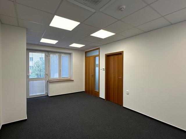 Príjemné administratívne priestory na prenájom - od 16 m2, Miletičova ul.