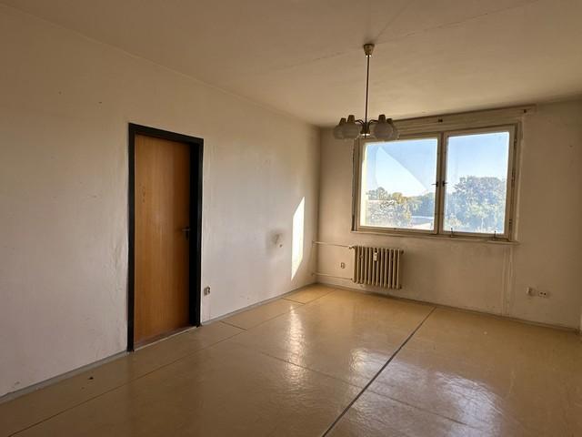 3-izbový byt v pôvodnom stave, lodžia, pivnica - 69 m2, ul. Mamateyova