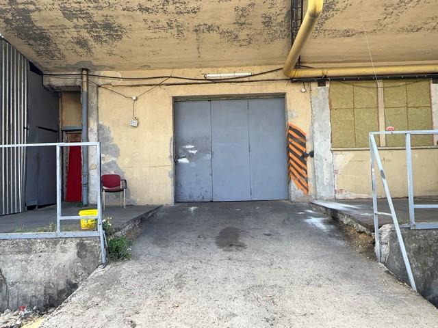Priestor s montážnou jamou - 240 m2, Púchovská ul.
