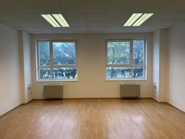 Kancelária na prenájom - od 18 m2, Údernícka ul., fotografia 3