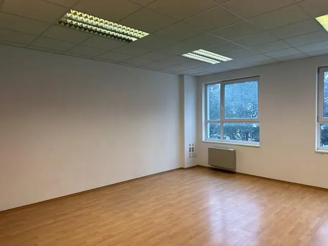 Kancelária na prenájom - od 18 m2, Údernícka ul., fotografia 2