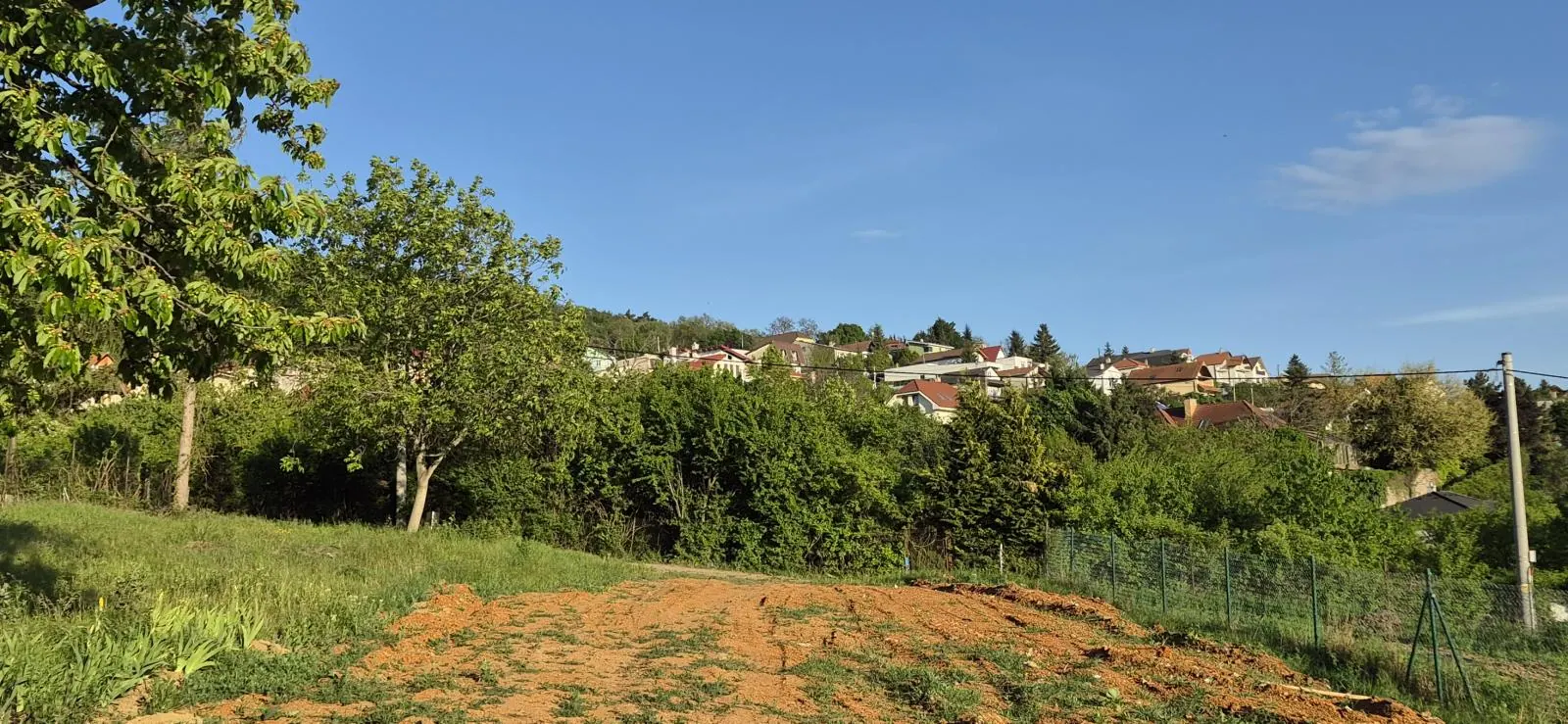 Predám 3 pozemky Nitra - Zobor -Šindolka. 600, 650, 650.