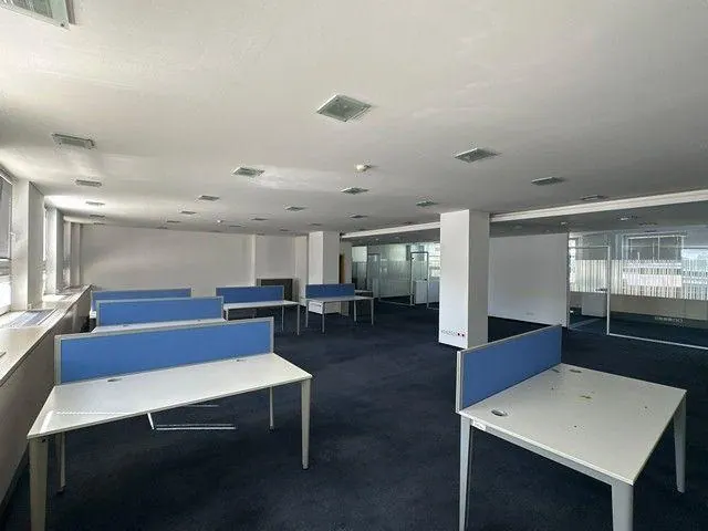 Uzavretý administratívny priestor na prenájom - 297 m2, Košická ul., fotografia 8