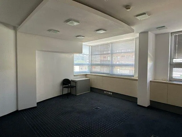 Uzavretý administratívny priestor na prenájom - 297 m2, Košická ul., fotografia 19