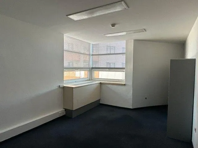 Uzavretý administratívny priestor na prenájom - 297 m2, Košická ul., fotografia 17