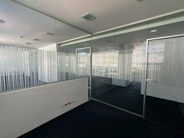 Uzavretý administratívny priestor na prenájom - 297 m2, Košická ul., fotografia 12