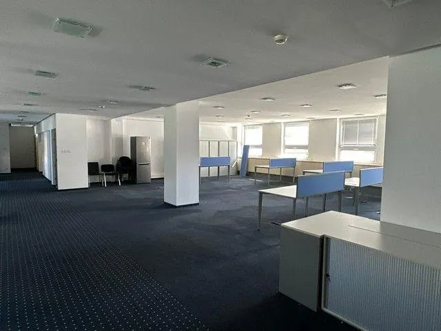 Uzavretý administratívny priestor na prenájom - 297 m2, Košická ul., fotografia 7