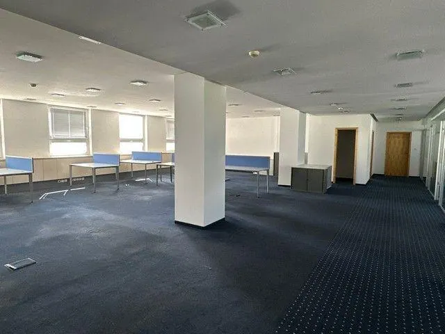Uzavretý administratívny priestor na prenájom - 297 m2, Košická ul., fotografia 6