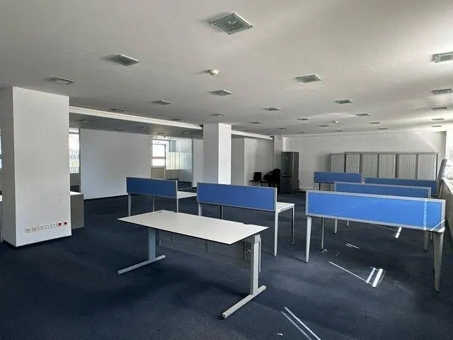 Uzavretý administratívny priestor na prenájom - 297 m2, Košická ul., fotografia 5