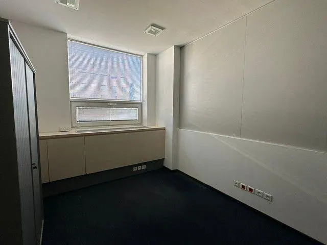 Uzavretý administratívny priestor na prenájom - 297 m2, Košická ul., fotografia 15