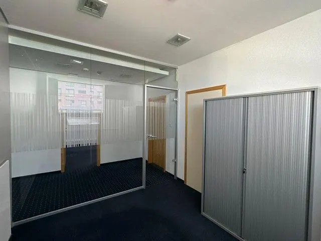Uzavretý administratívny priestor na prenájom - 297 m2, Košická ul., fotografia 14