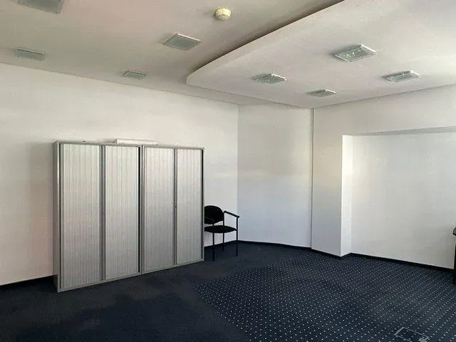 Uzavretý administratívny priestor na prenájom - 297 m2, Košická ul., fotografia 21