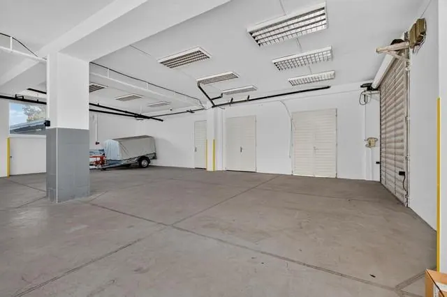 Obchodno-skladový priestor na prenájom - 246 m2, Vajnorská ul., fotografia 8