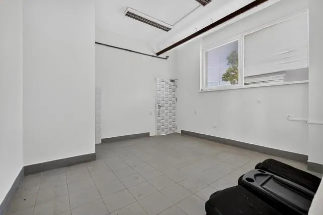 Obchodno-skladový priestor na prenájom - 246 m2, Vajnorská ul., fotografia 10