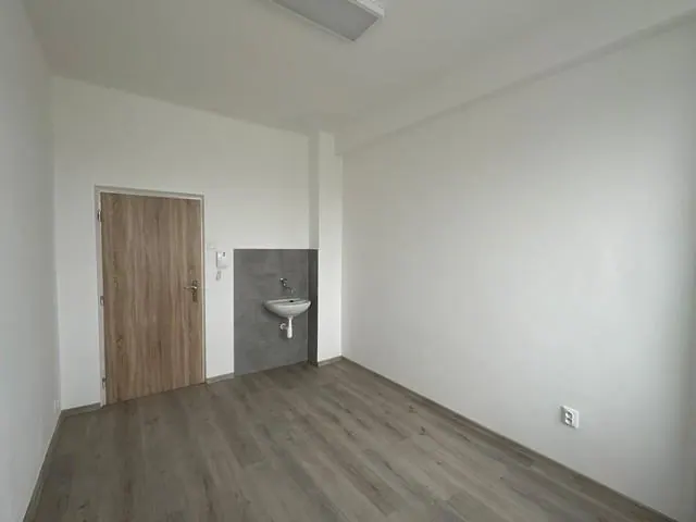Multifunkčné priestory s umývadlom na prenájom - od 12 m2, Bojnická ul., fotografia 4