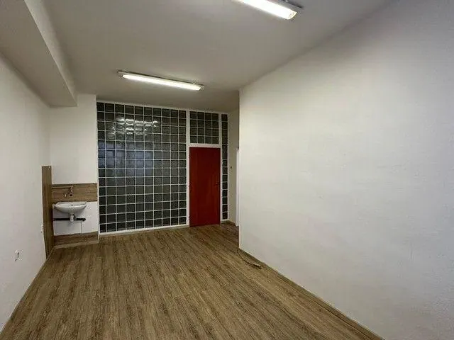 Multifunkčné priestory s umývadlom na prenájom - od 12 m2, Bojnická ul., fotografia 10