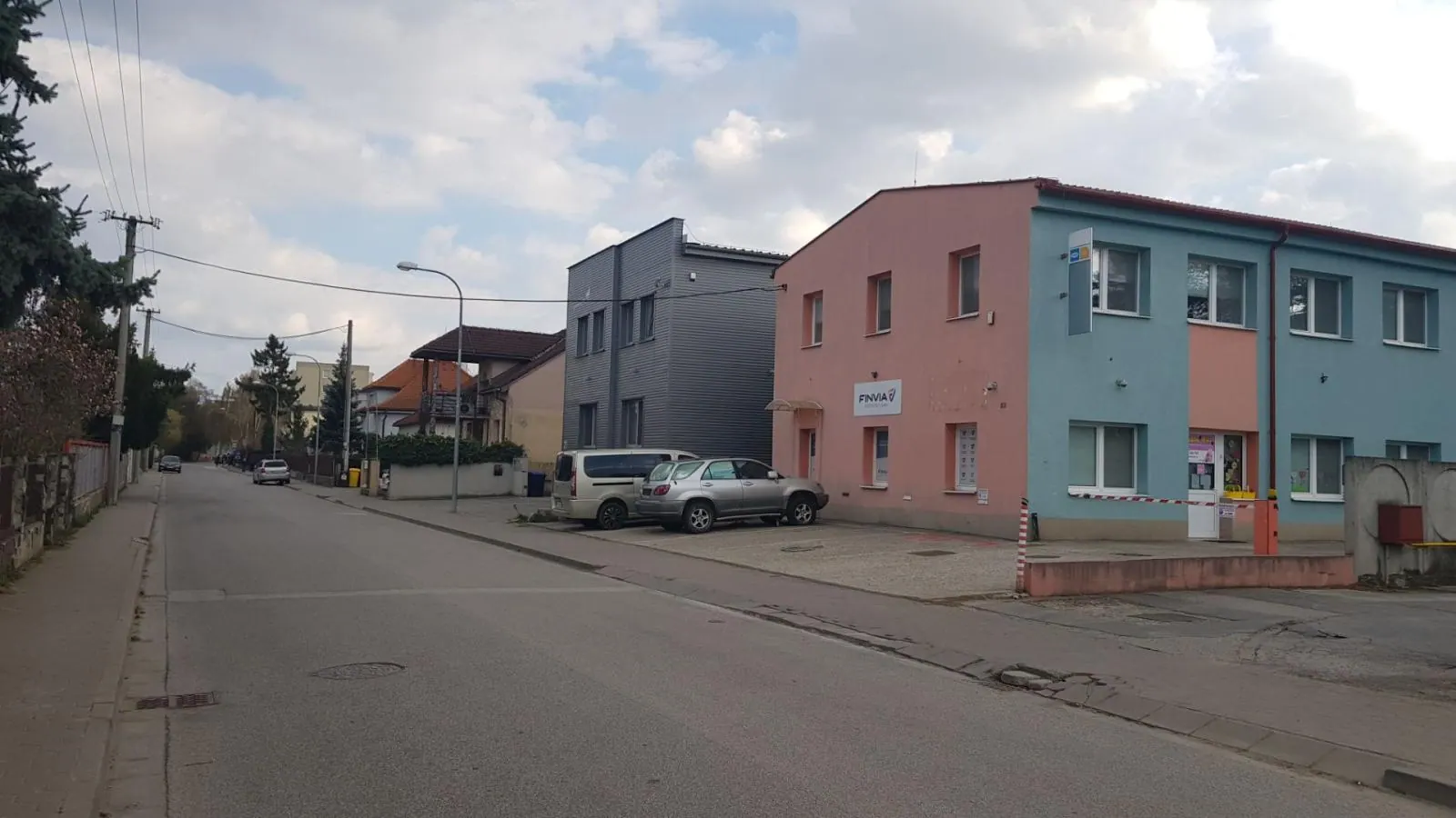 Prenajmem komerčné priestory v Nitre 5 min. od diaľnice R1A.