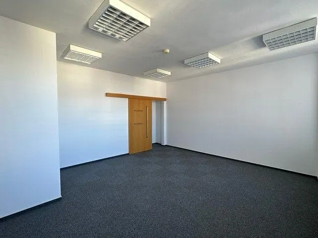 Reprezentatívny kancelársky priestor na prenájom – 132 m², Košická ulica.