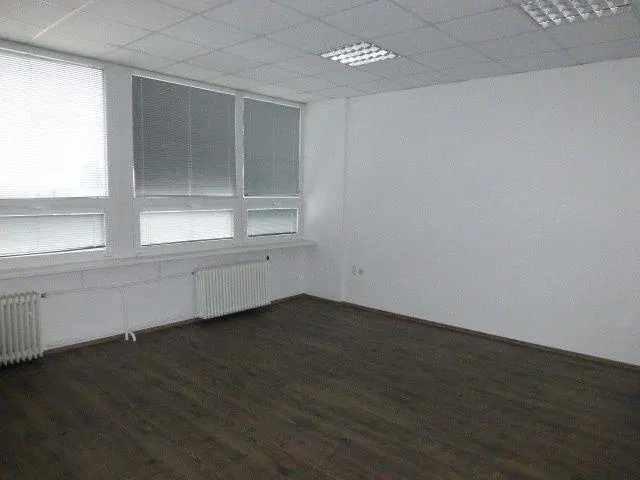 Kancelárske priestory s umývadlom - od 15 m2, Račianska ul., fotografia 6