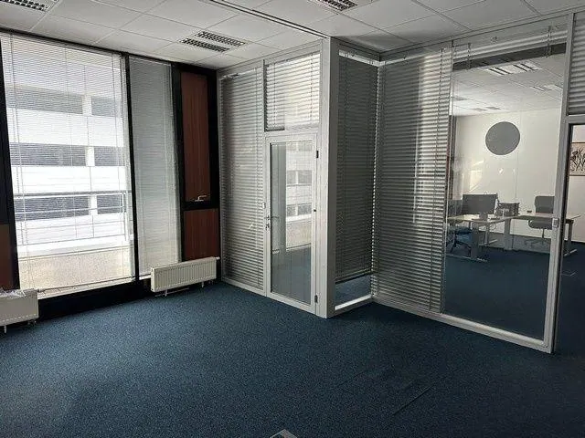 Reprezentatívne kancelárske priestory v budove Omnipolis na prenájom - od 20 m2, Tomášikova ul., fotografia 2