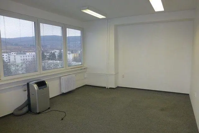 Dvojkancelária s parkovacím miestom zdarma - 52,10 m2, Račianska ul., fotografia 4