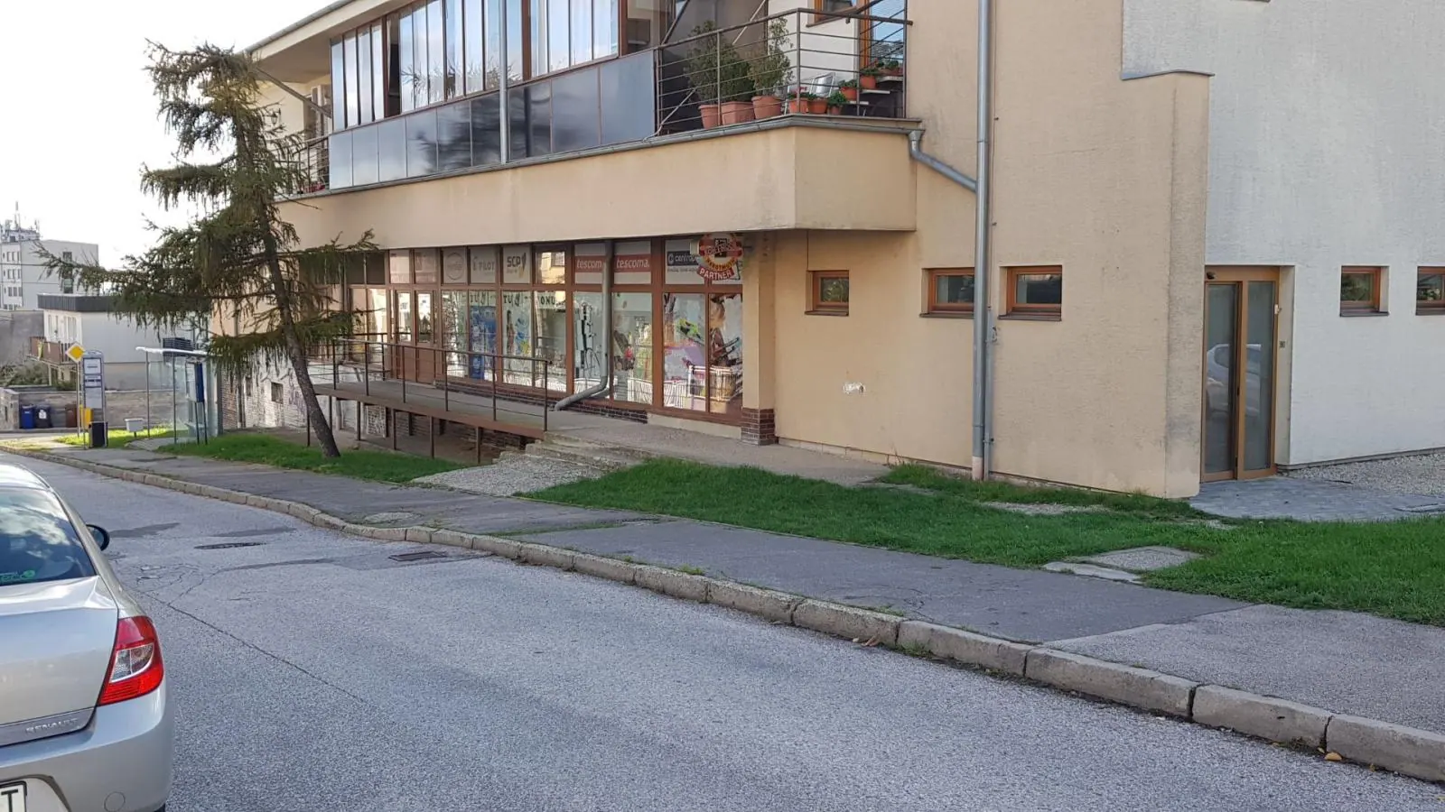 Predám polyfunkčnú budovu - kompletne prenajatú v Nitre., fotografia 6