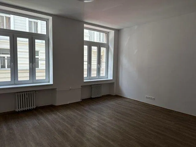 Kompletne zrekonštruovaný, klimatizovaný 4i byt na predaj - 102 m2, v Starom meste., fotografia 9