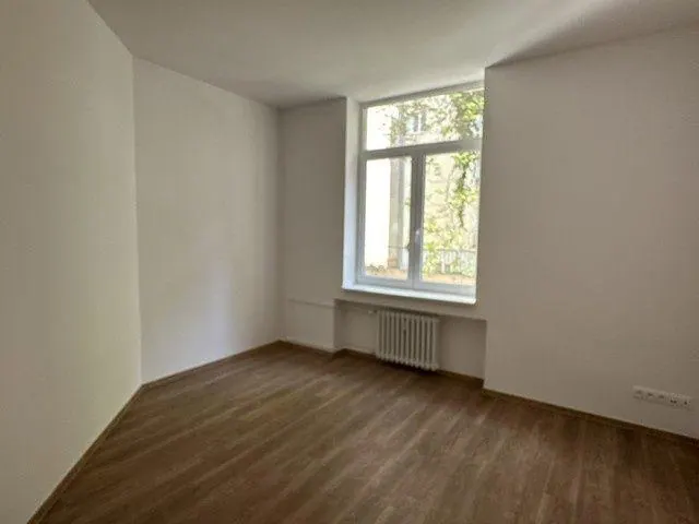 Kompletne zrekonštruovaný, klimatizovaný 4i byt na predaj - 102 m2, v Starom meste.